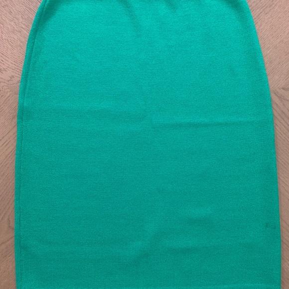 St. John Skirt - Picture 3 of 3